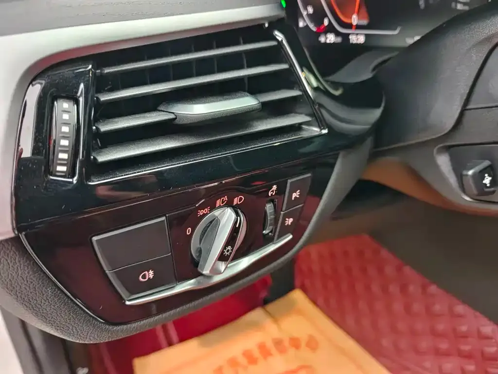 BMW 5 Series — фото 2