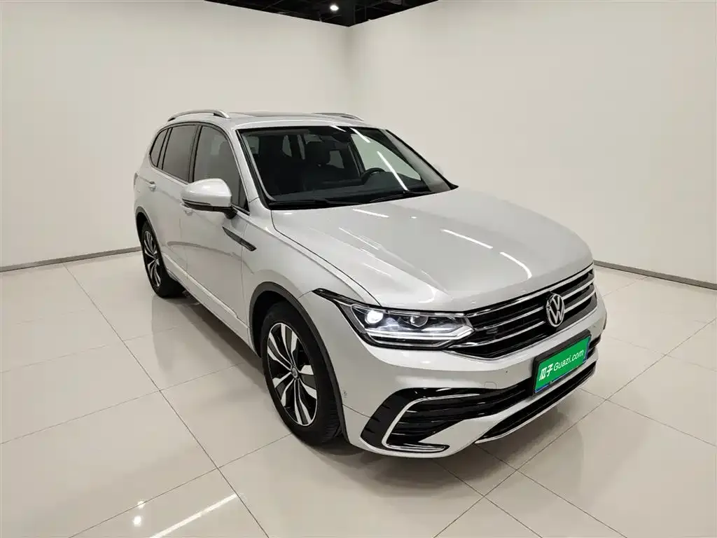 Volkswagen Tiguan L — фото 6