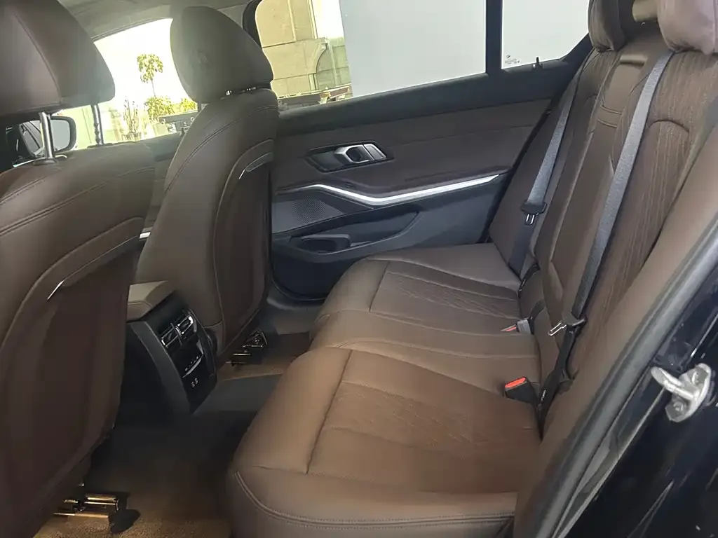 BMW 3 Series 2023 из CN, фото 5