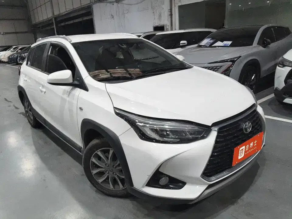 Toyota Yaris L — фото 7