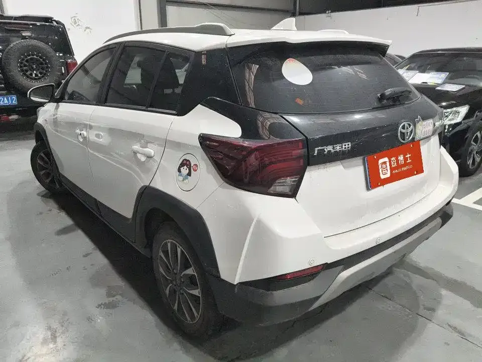 Toyota Yaris L — фото 6