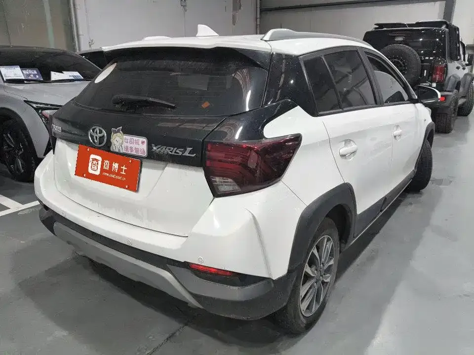 Toyota Yaris L — фото 9