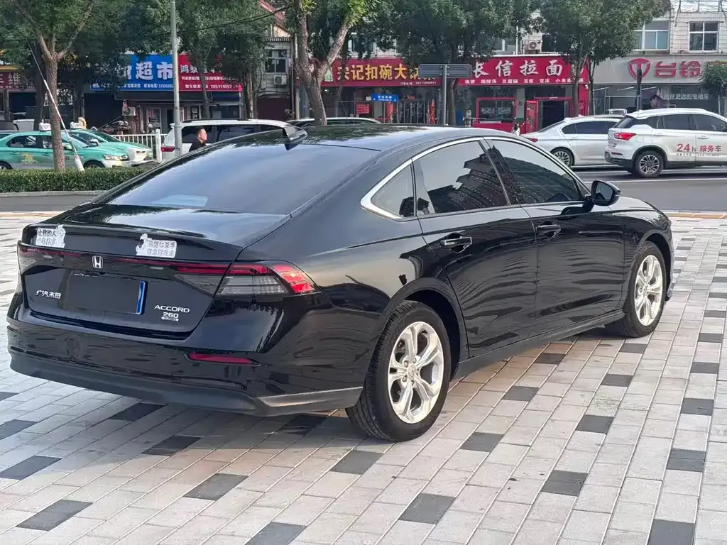 Honda Accord — фото 7