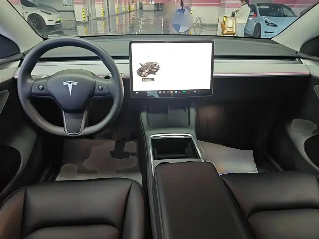 Tesla Model Y — фото 4