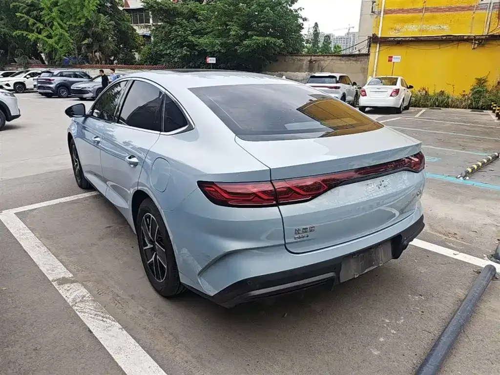 BYD Qin L — фото 5