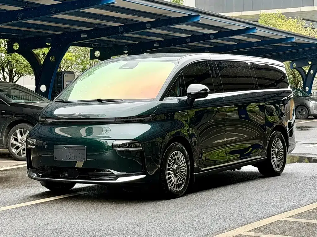 Geely Yizhen L380