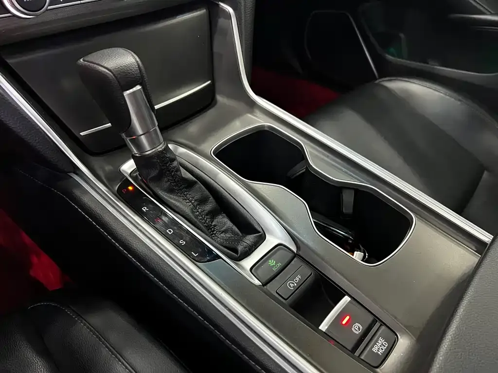 Honda Accord — фото 6