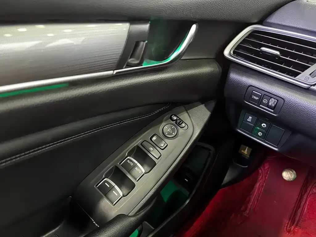 Honda Accord — фото 4