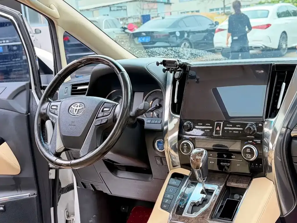 Toyota Alphard 2021 из CN, фото 10