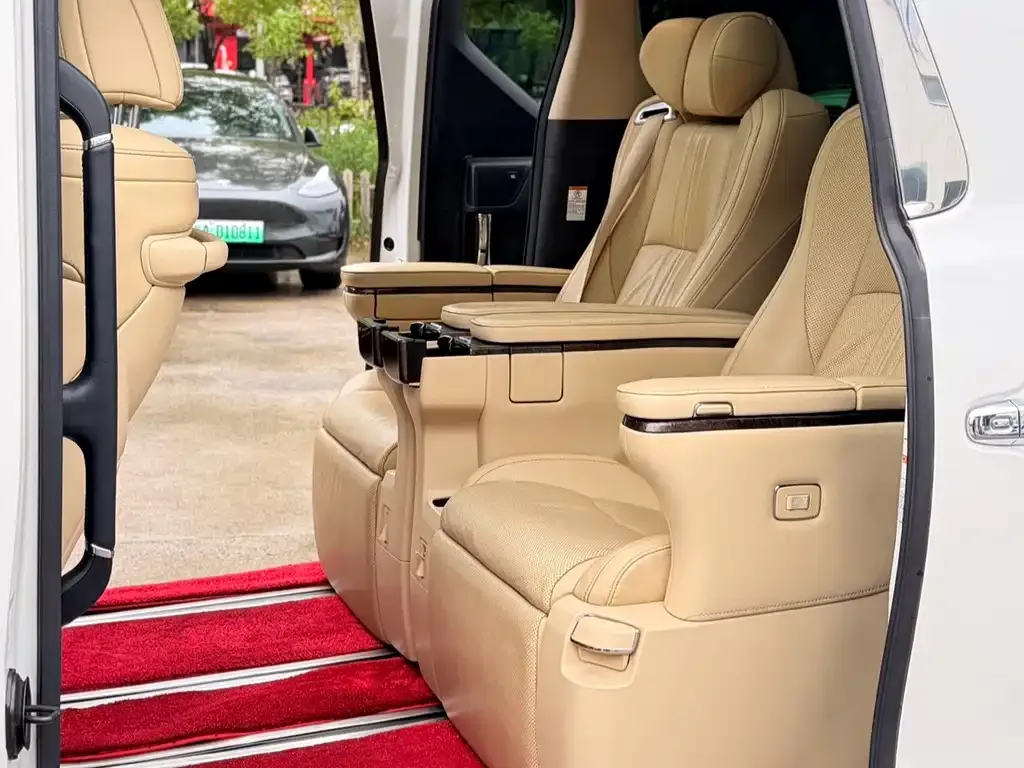 Toyota Alphard 2021 из CN, фото 2
