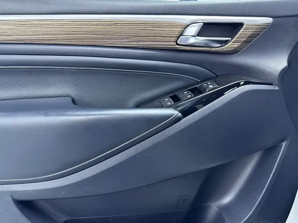 GAC Motor Trumpchi M8 — фото 10