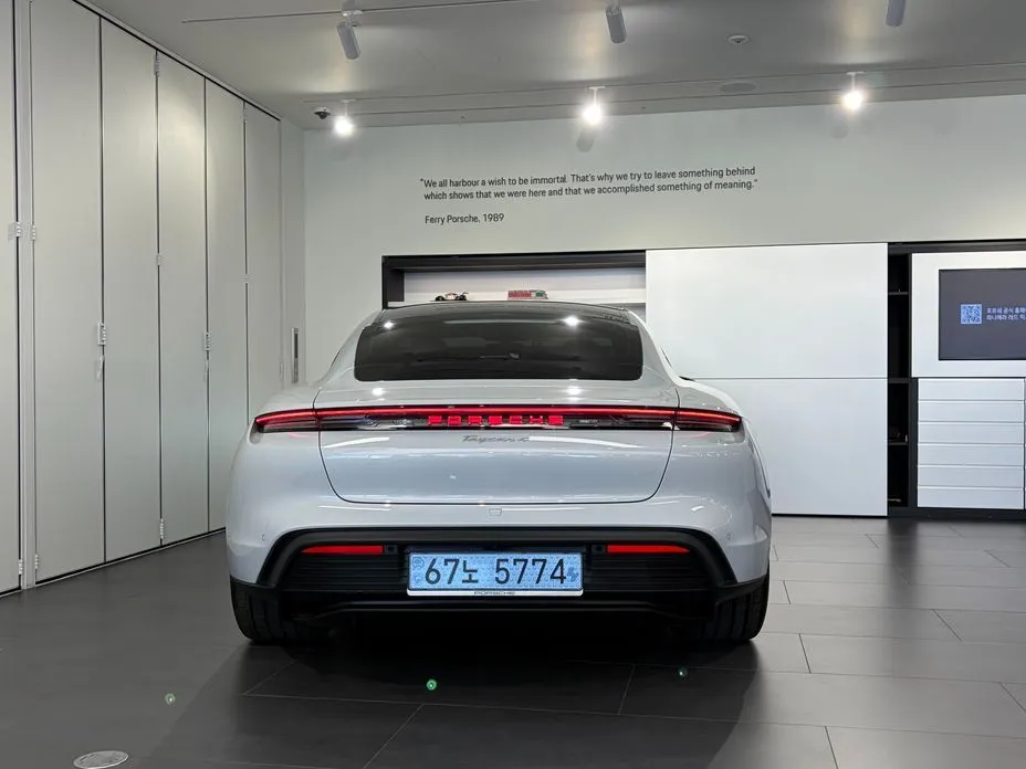 Porsche Taycan 2026 из KR, фото 5