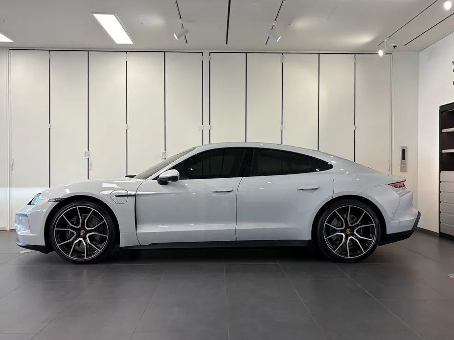 Porsche Taycan 2026 из KR, фото 6