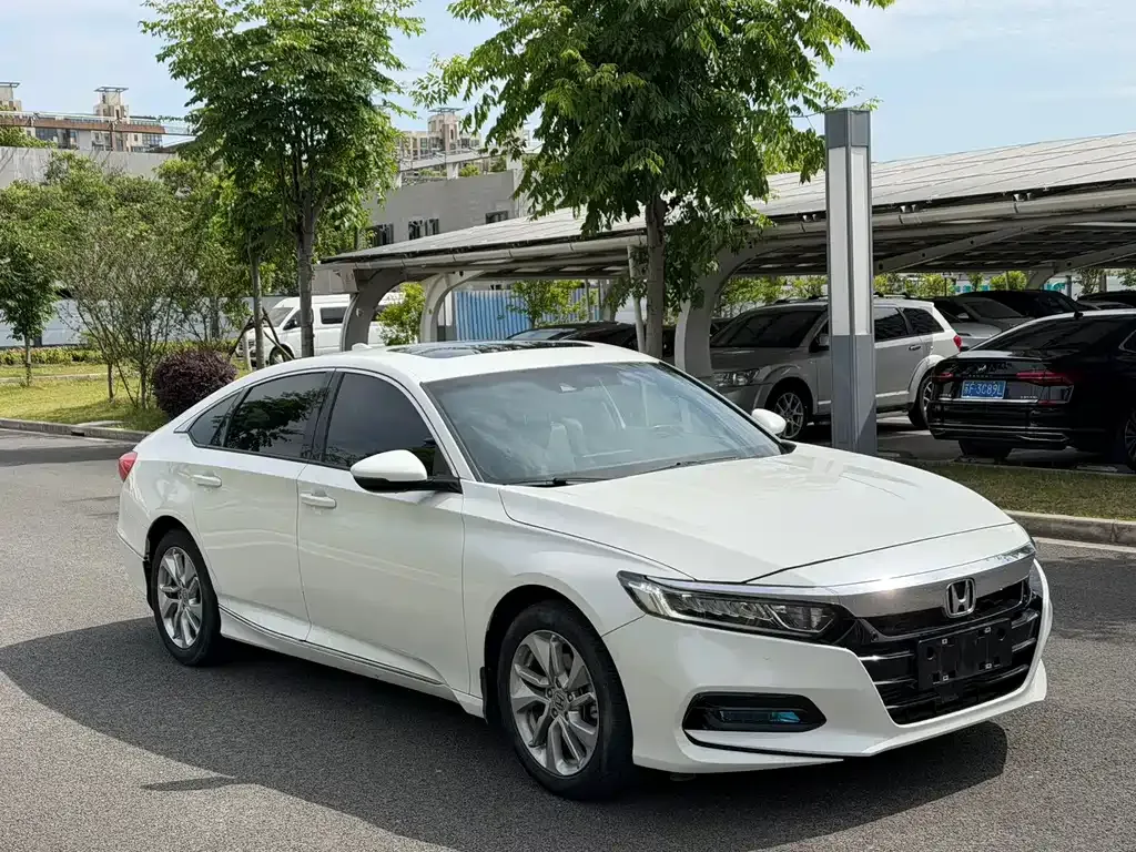 Honda Accord — фото 3