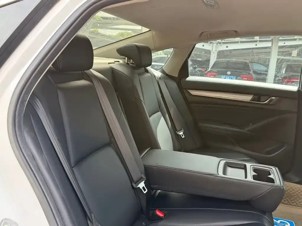 Honda Accord — фото 5