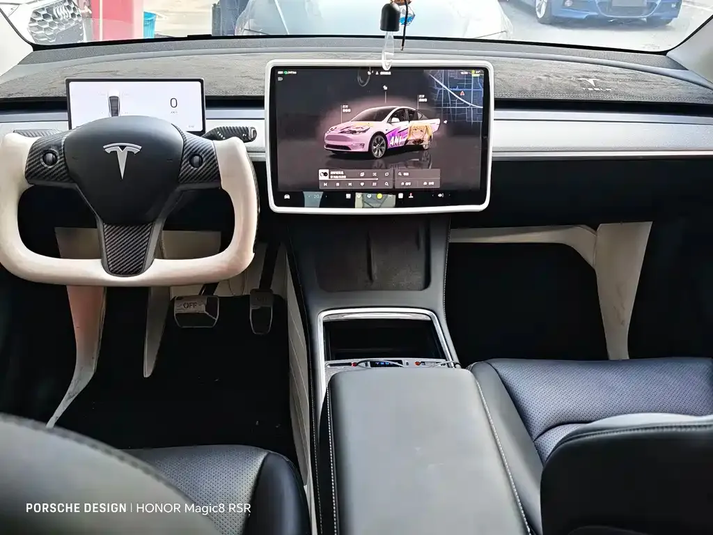 Tesla Model Y — фото 3