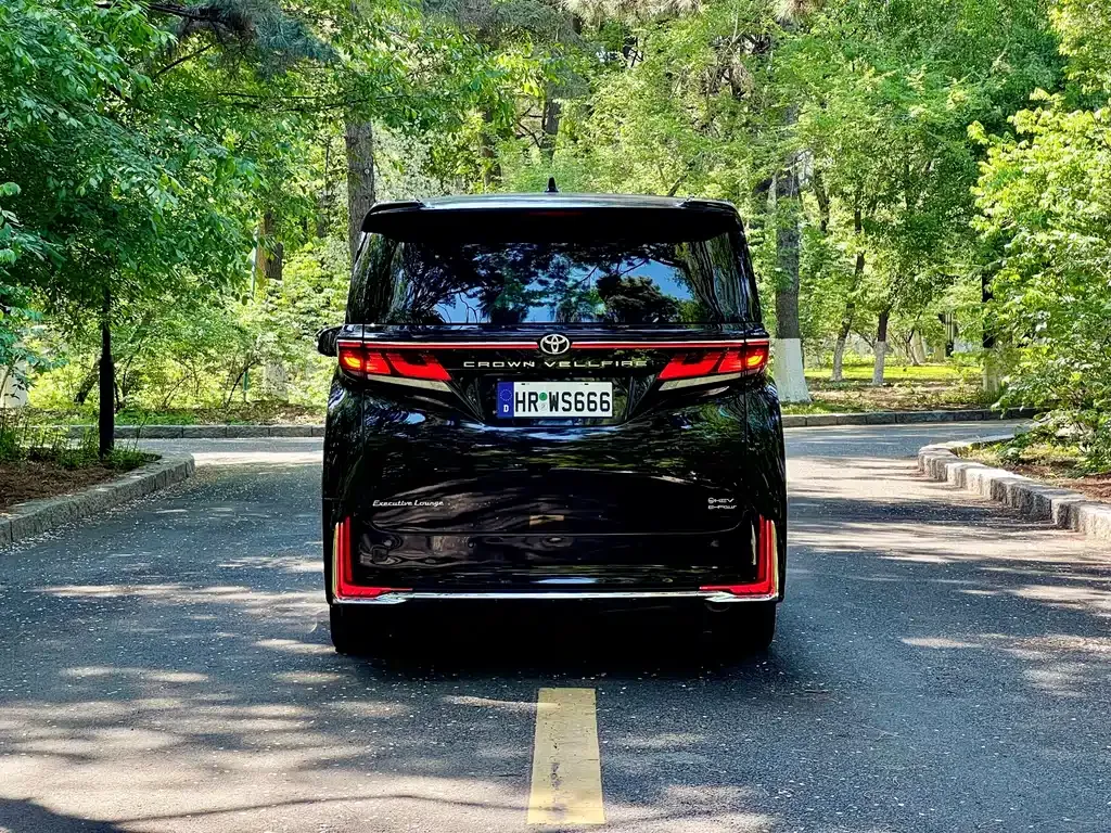 Toyota Vellfire — фото 7