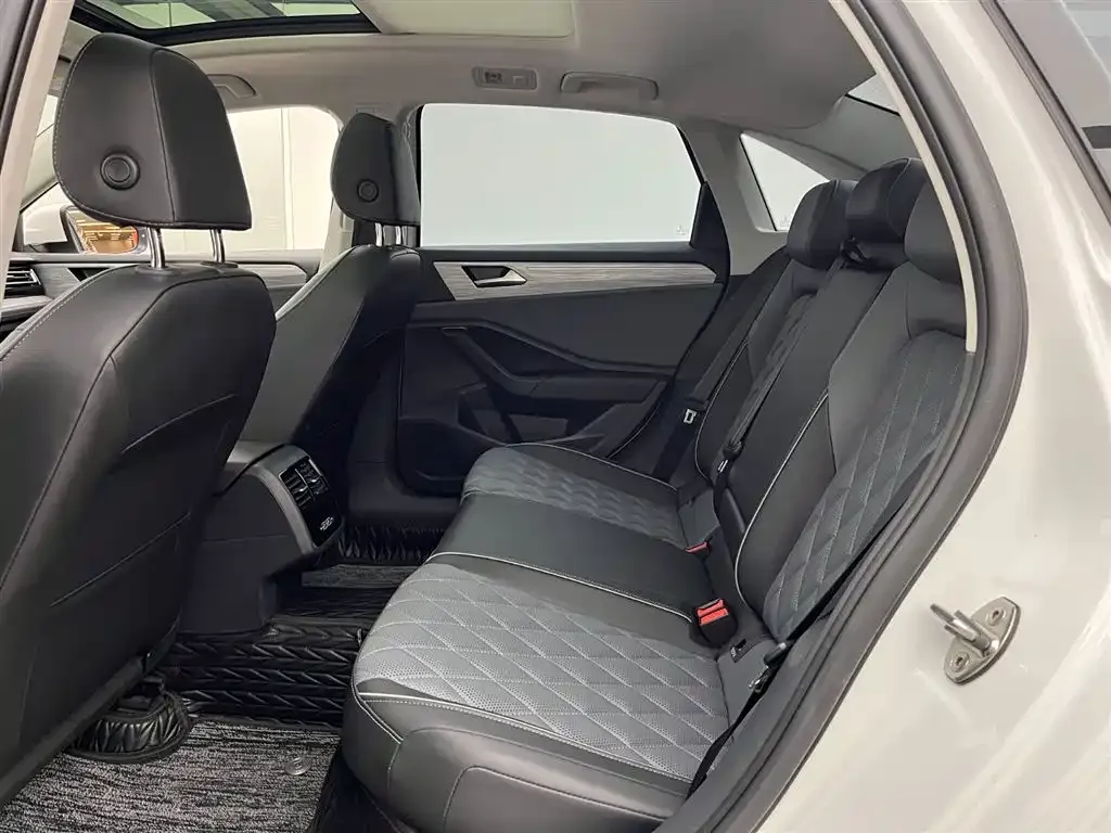 Volkswagen Sagitar 2023 из CN, фото 4