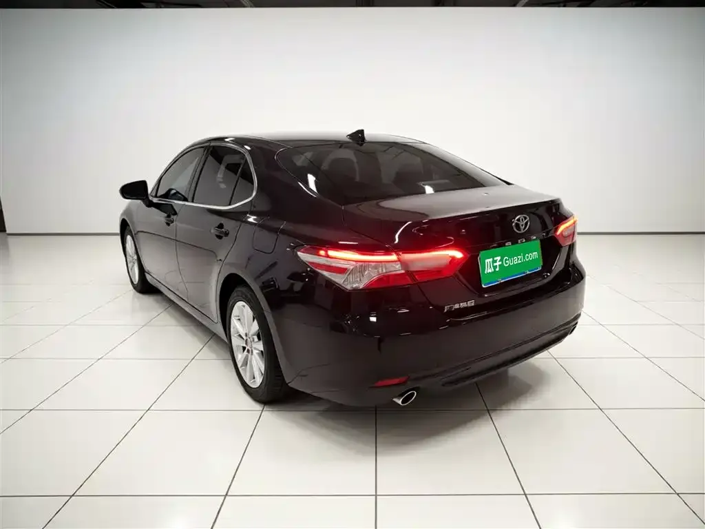 Toyota Camry 2023 из CN, фото 2