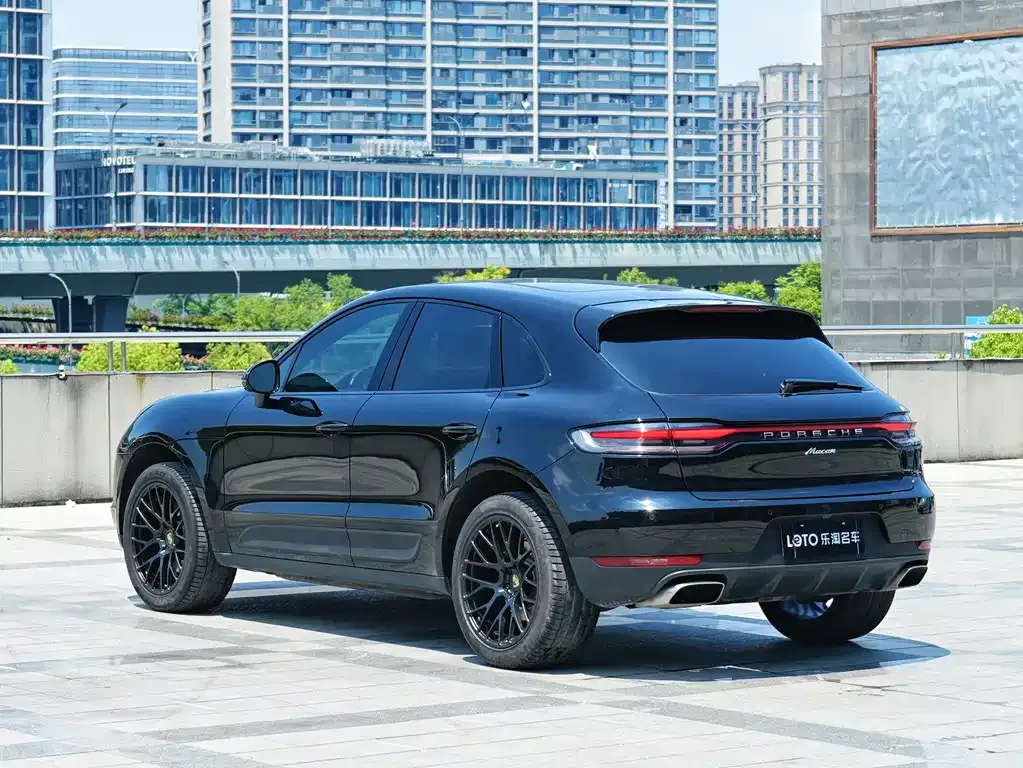 Porsche Macan — фото 10