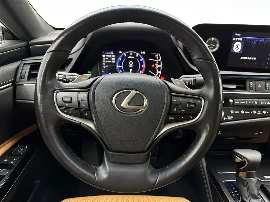 Lexus ES — фото 10