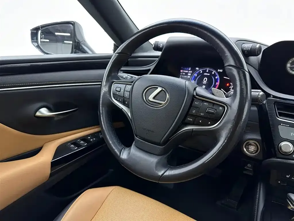 Lexus ES — фото 9