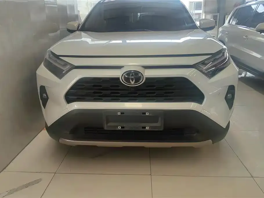 Toyota RAV4 — фото 8