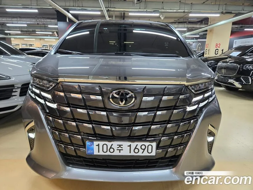 Toyota Alphard — фото 7