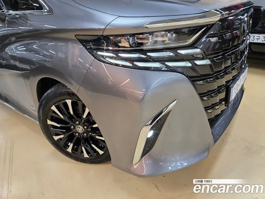 Toyota Alphard — фото 5