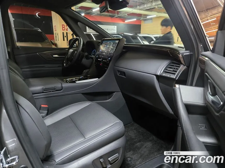 Toyota Alphard — фото 10