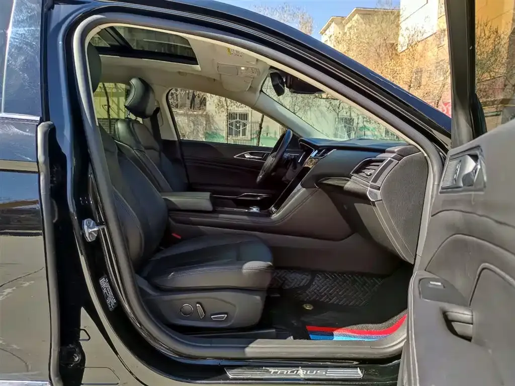 Ford Taurus 2022 из CN, фото 10