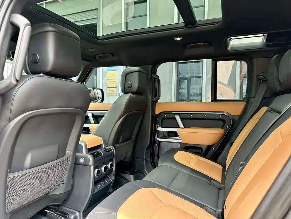 Land Rover Defender — фото 10