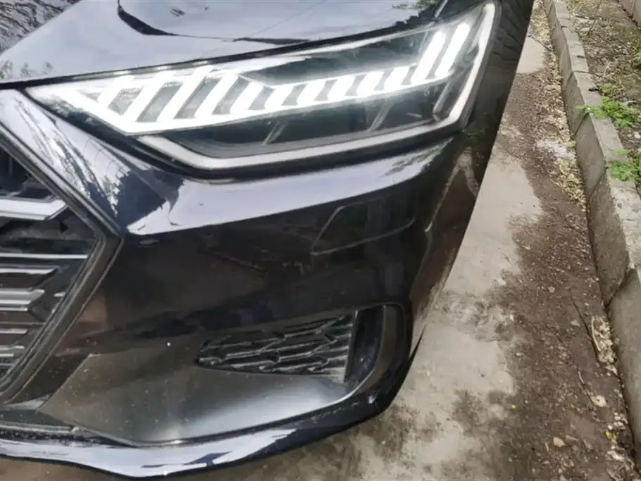 Audi A7L 2024 из CN, фото 8