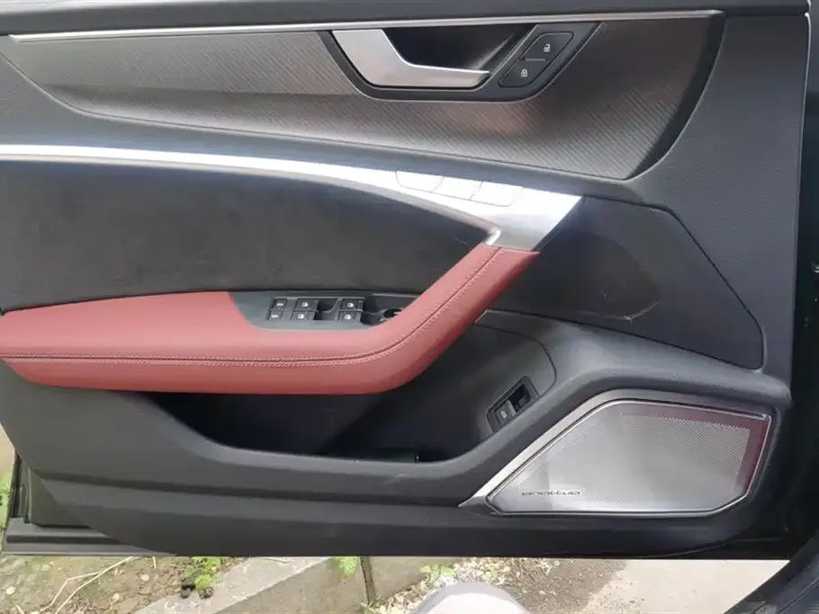 Audi A7L 2024 из CN, фото 2