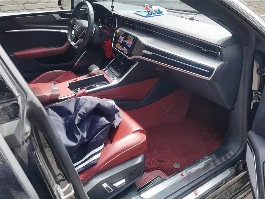 Audi A7L 2024 из CN, фото 6