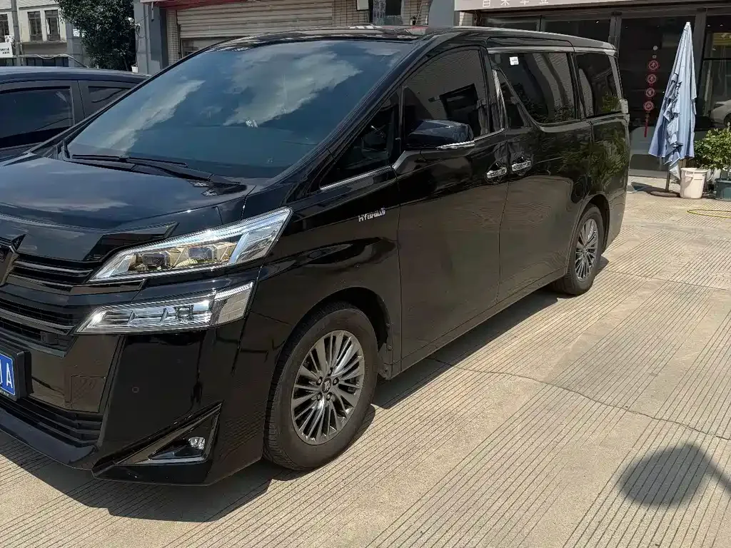 Toyota Vellfire — фото 6