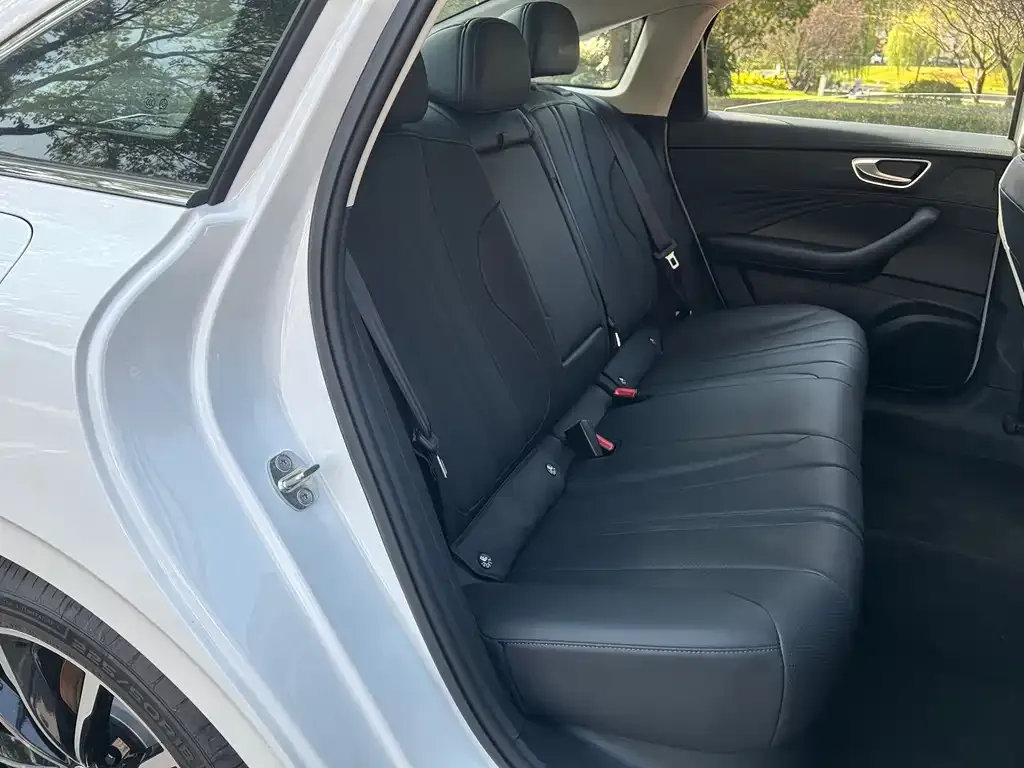 Roewe D7 2026 из CN, фото 2