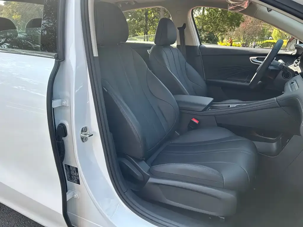Roewe D7 2026 из CN, фото 6