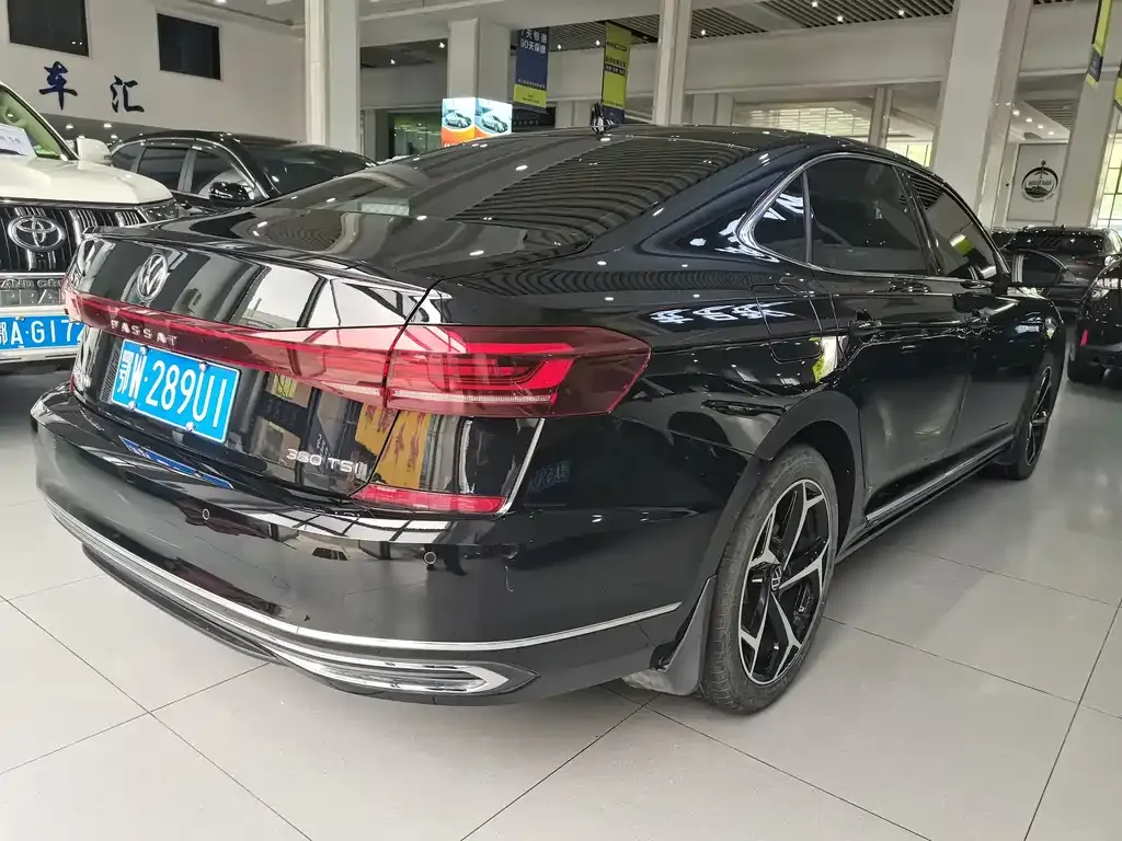 Volkswagen Passat — фото 3