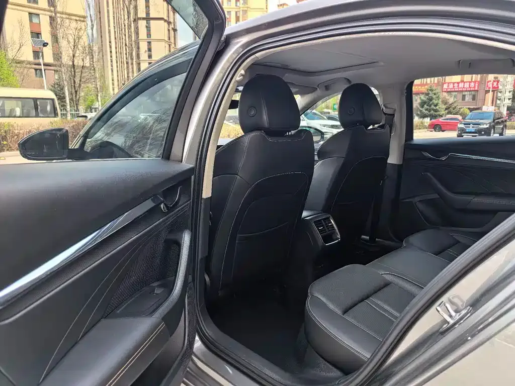 Skoda Octavia 2022 из CN, фото 3