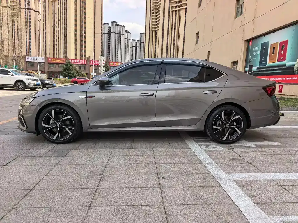 Skoda Octavia 2022 из CN, фото 7