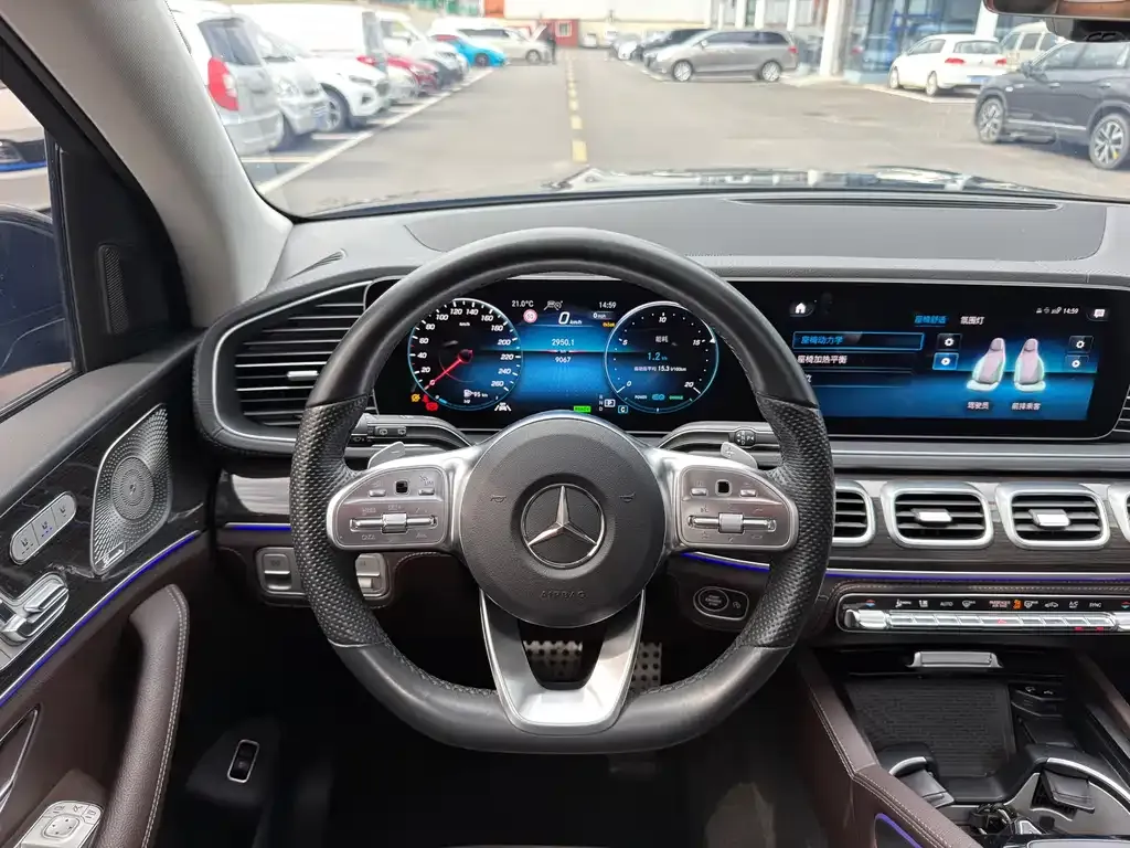 Mercedes-Benz GLS — фото 9