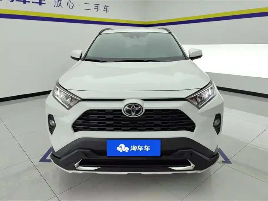 Toyota RAV4 — фото 2