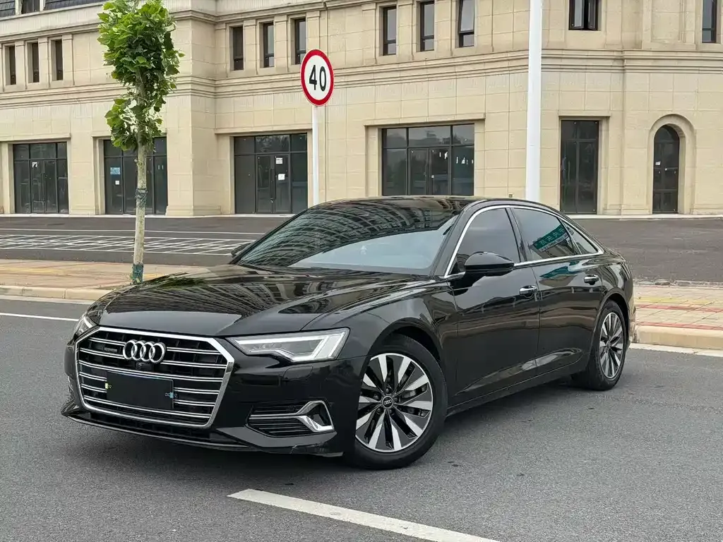 Audi A6L — фото 1