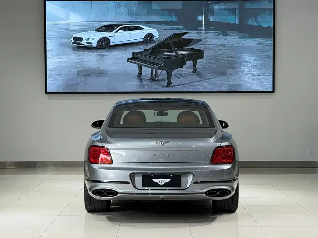 Bentley Flying Spur — фото 3