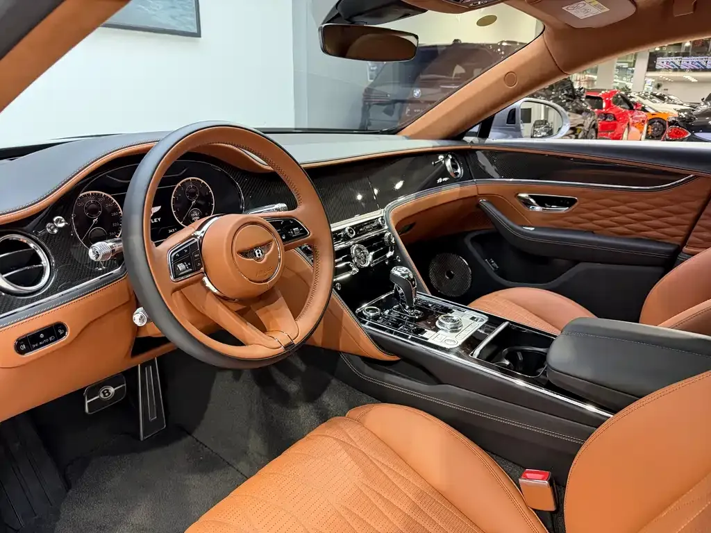 Bentley Flying Spur — фото 6