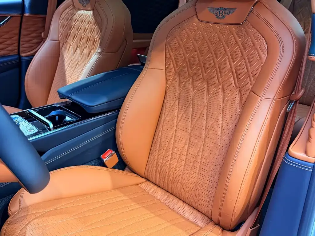 Bentley Flying Spur — фото 10