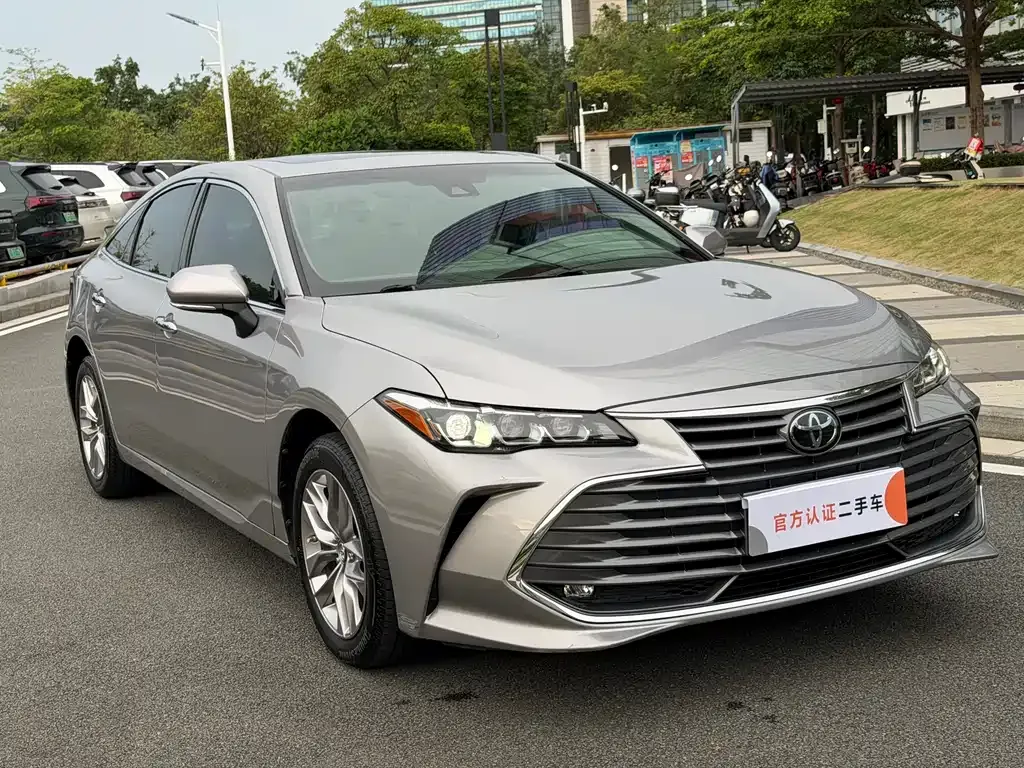 Toyota Avalon — фото 10