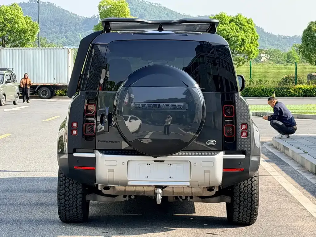 Land Rover Defender — фото 10