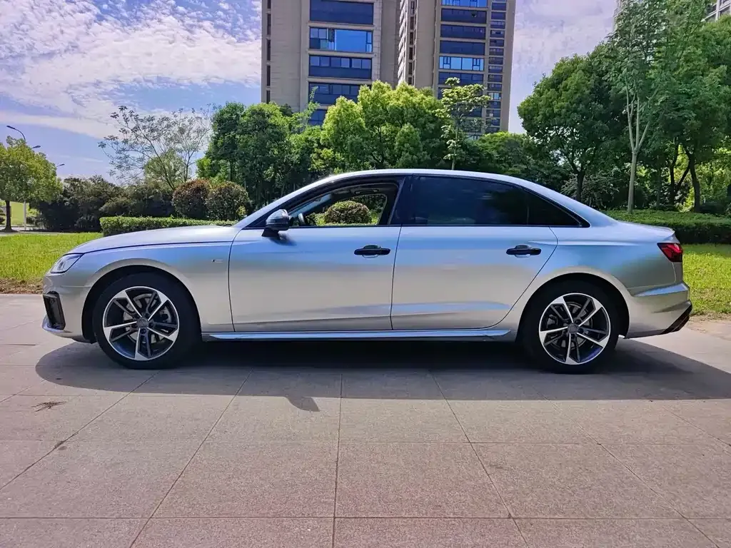 Audi A4L 2021 из CN, фото 7